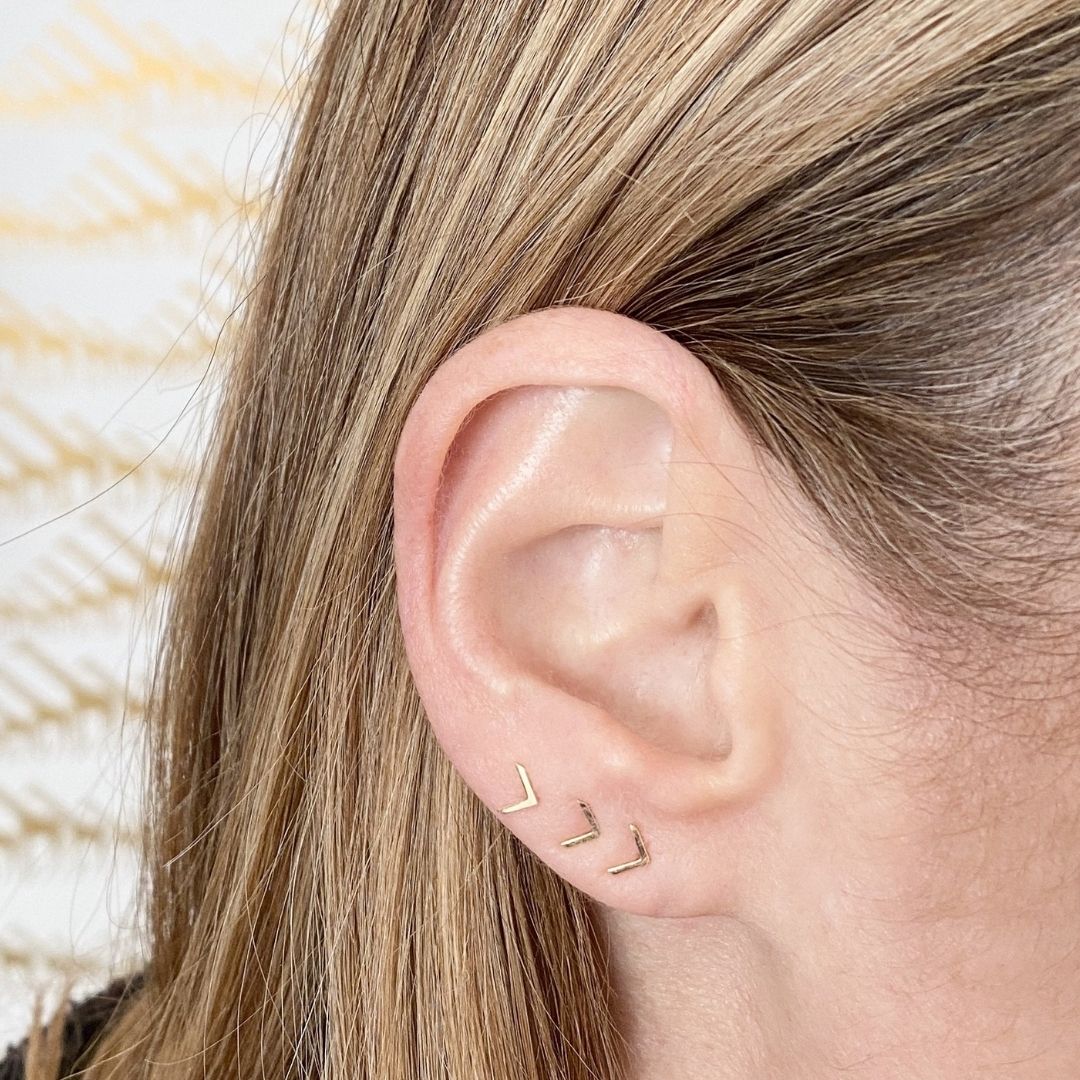 Chevron Stud Earring in 14k Gold (single earring) - Mazi New York-jewelry